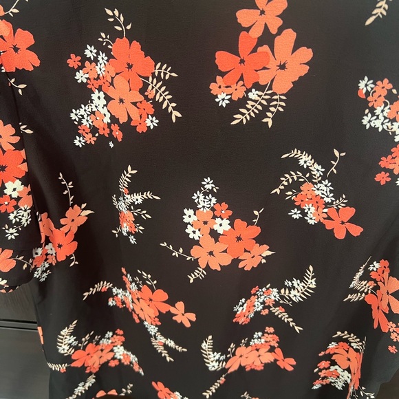 Floweral Mikhael Kors Top - Picture 6 of 7